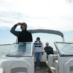 Kapitän Simon auf Boot Stingray chauffiert die Besitzer über den Golf von Mexico