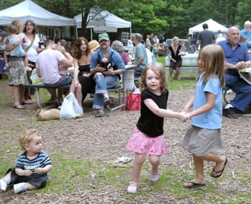 [kids dancing[4].jpg]