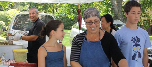 [Abas' Falafel Cathy and Family[4].jpg]