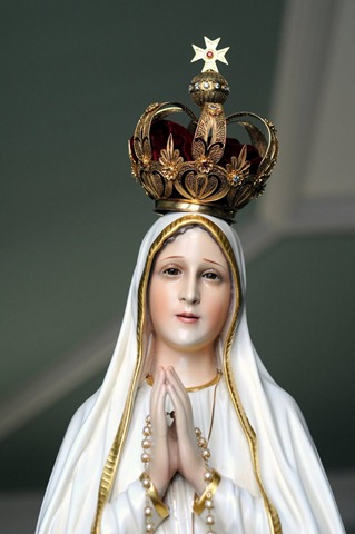 [04_Sacred Image_022610[4].jpg]