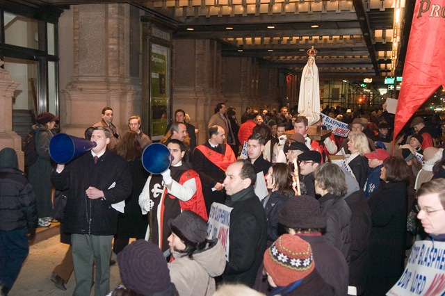 [012908_Jerry_Springer_Protest_121[3].jpg]