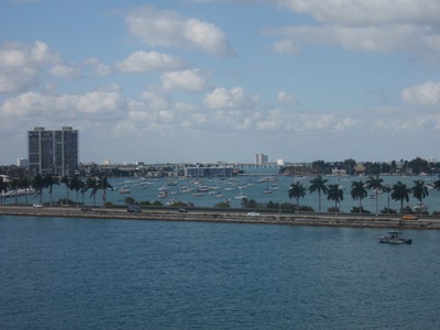 Mais Miami, vista do quinto piso do Destiny