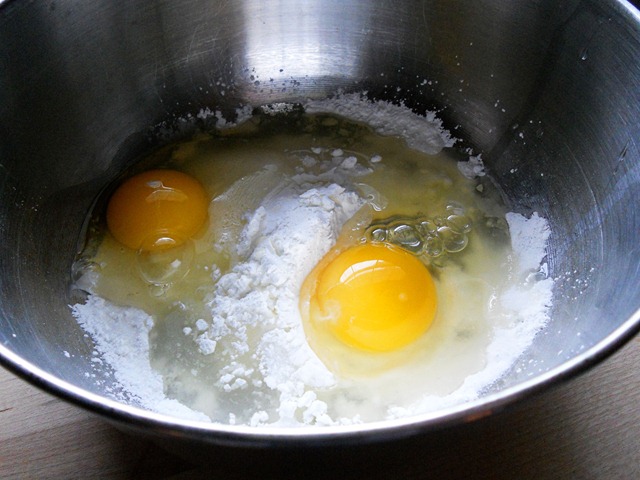 [eggs and sugar[5].jpg]