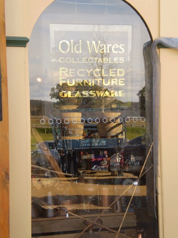 [jUNE 8TH 2010 Joanne's shop and oaklands 087.jpg]