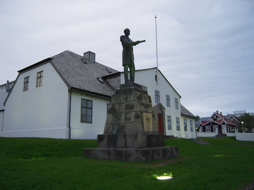 A neat statue. King "C" the 9th.