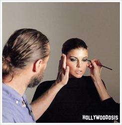 Fergie posa en topless para la edicion Julio de Allure Fergie posa en topless para la edicion Julio de Allure