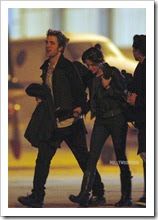  Fotos de Robert Pattinson y Kristen Stewart tomados de la mano en Paris