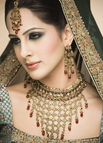 [pakstani briade . latest fashion of pakistan . indian bride . desi girls. mehendi desinge . dulhan dreess for 2011. pk models. paki girls. indian girls (21)[2].jpg]