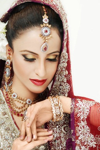 [pakstani briade . latest fashion of pakistan . indian bride . desi girls. mehendi desinge . dulhan dreess for 2011. pk models. paki girls. indian girls (3)[2].jpg]