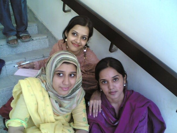 [desi girls . college girls . student. desi bachiya. school girls. pakistani bachiya, pakistani girls, indian girls . hot desi girls (10)[2].jpg]