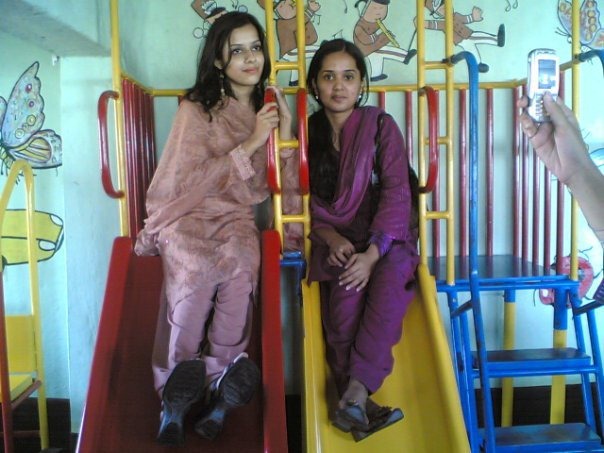 [desi girls . college girls . student. desi bachiya. school girls. pakistani bachiya, pakistani girls, indian girls . hot desi girls (2)[2].jpg]