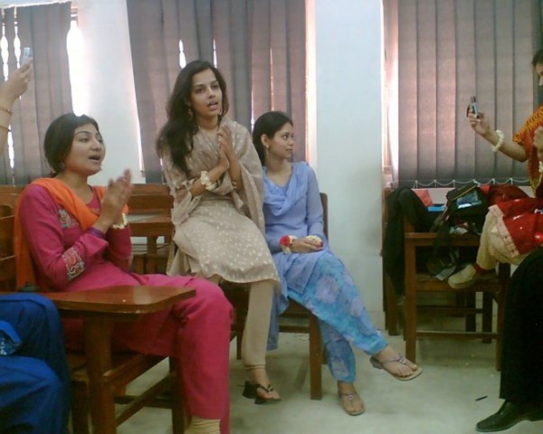 [desi girls . college girls . student. desi bachiya. school girls. pakistani bachiya, pakistani girls, indian girls . hot desi girls (40)[2].jpg]