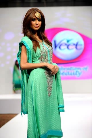 [mahin-erum-lawn-prints fashion for-2011 pk models . desi girls . indian models. pk desi bachi. iman ali. naida husaain . (14)[2].jpg]