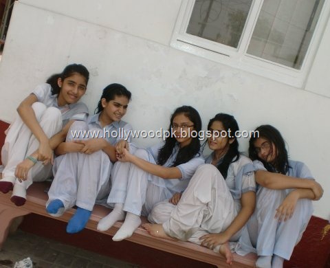 [pakistani school college girls. indian school college girls (7)[2].jpg]