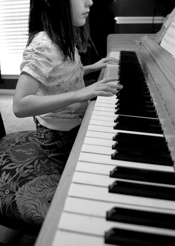 [piano[11].jpg]