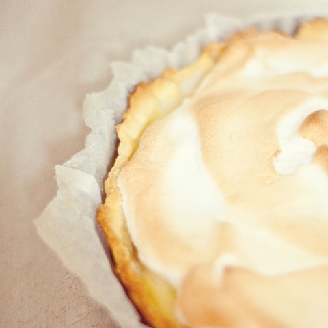 [DSC_0096lemon meringue pie[10].jpg]