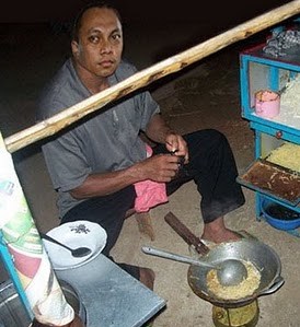 Foto Lucu Gayus Penjual Mie