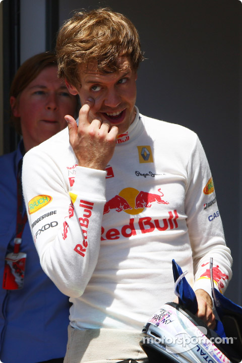Себастьян Феттель после завоеванного поула на Гран-при Европы 2010