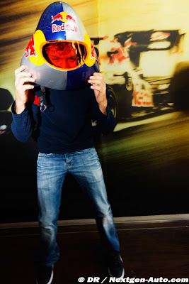 Себастьян Феттель в шлеме для Speed Skiir