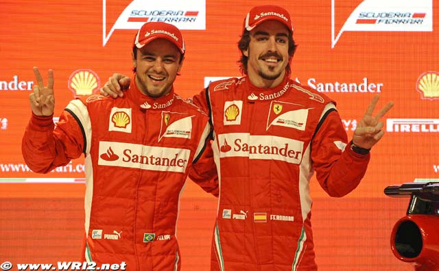 Фелипе Масса и Фернандо Алонсо на презентации Ferrari F150 для сезона 2011