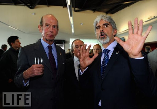 Damon_Hill_talks_to_Duke_of_Kent_at_Silverstone_17May2011.jpg