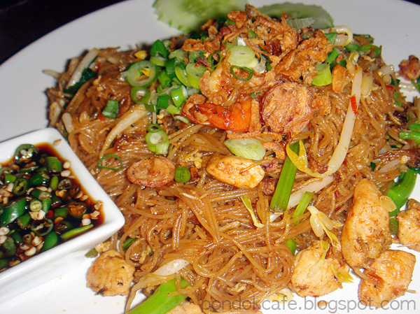 bihun goreng noodles pondok cafe