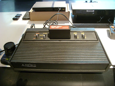 アタリ2600とカートリッジ