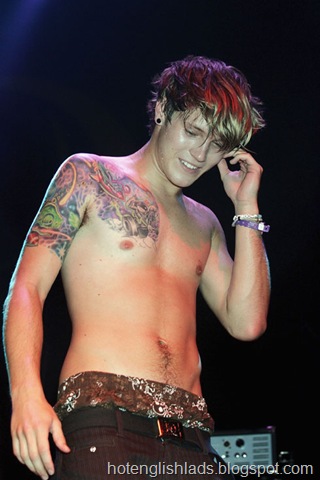 [dougie_poynter1[4].jpg]