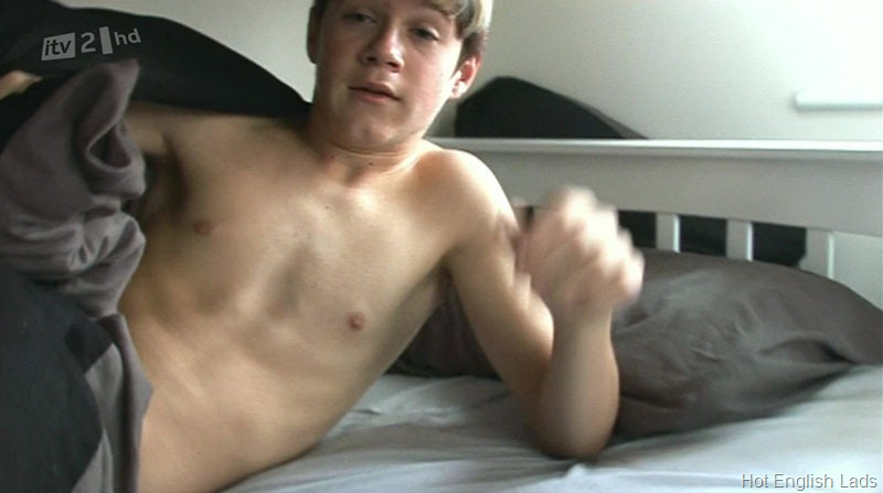 [Niall_Horan_6nov_shirtless__2_[4].jpg]