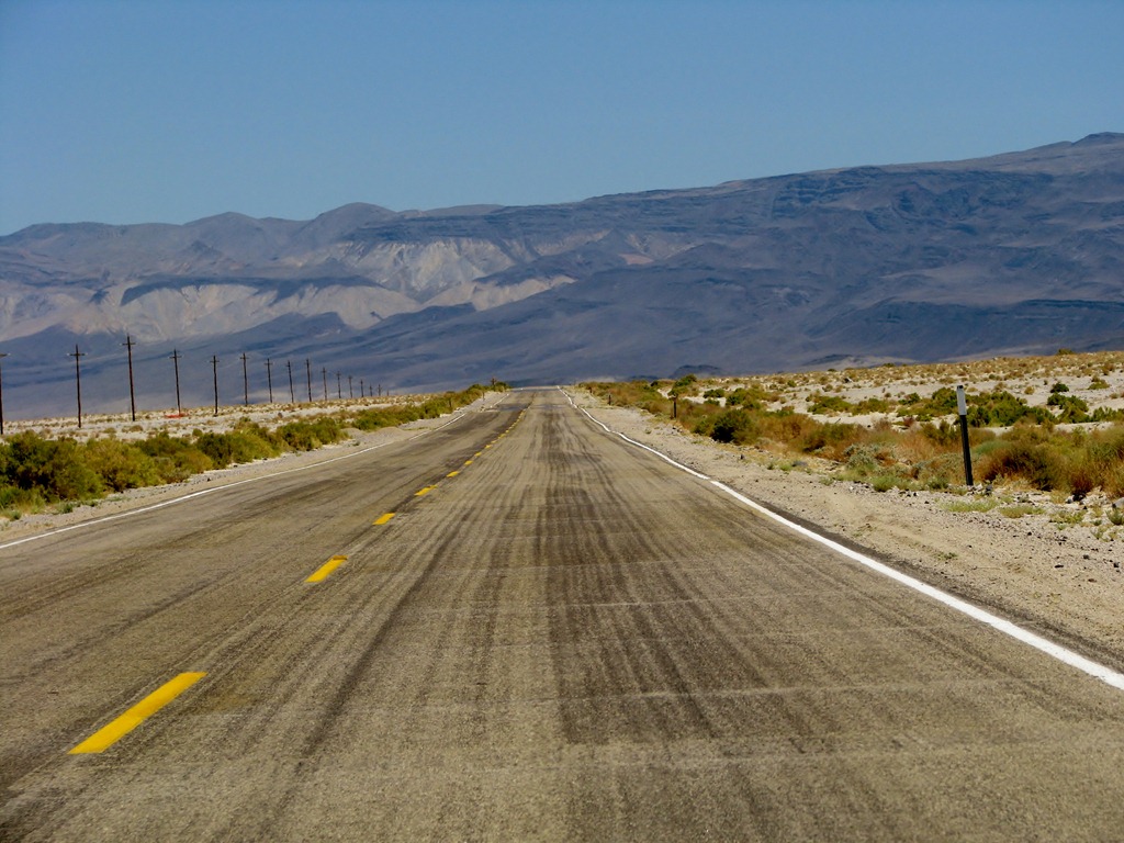[2644 Between Mojave & Death Valley National Park CA[3].jpg]