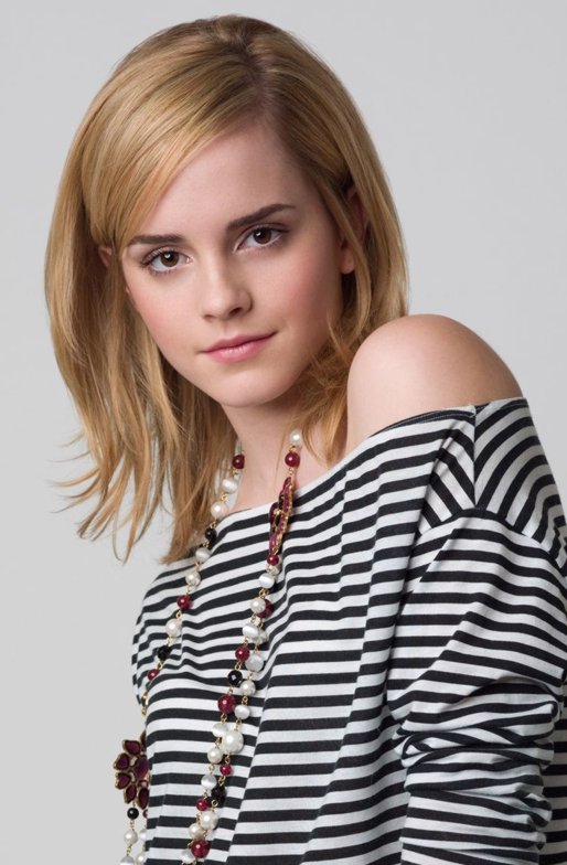 Emma Watson posando Emma Watson posando