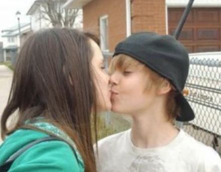 Fotos filtradas a la red de Justin Bieber con su ex enamorada de Canad 