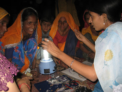 Anoothi - jewelry making in India
