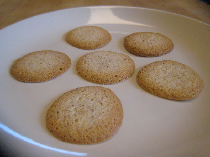 almond macarons