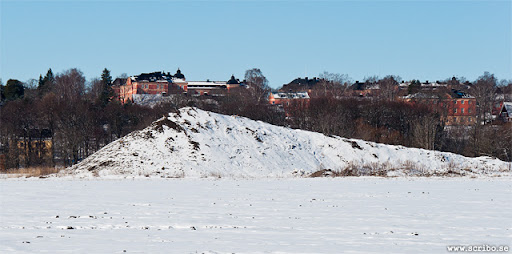 bild på snöhögen på Kungsängen från öster, mars
