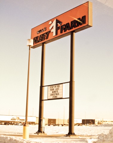 [fleetfarm edit (1 of 1).jpg]