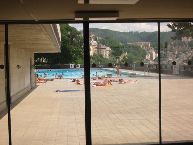 [Karlovy Vary - public pool[3].jpg]