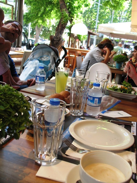 [Erenköy  IMG_2908 Water and fresh lemonade[5].jpg]