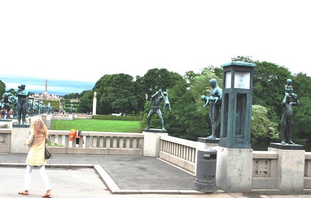 [116 - OsloBG - Mini Tour - Vigeland Park - Sculptures[2].jpg]