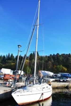 [2010-10-16 - Sailboat must be ready for the Winter 1[9].jpg]