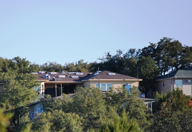 [Lago Vista - dec 9 2010 - Working on the new house roof[3].jpg]