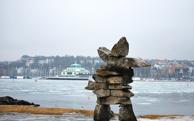 [Inuit water way sign - gift from Canada to Norway[2].jpg]