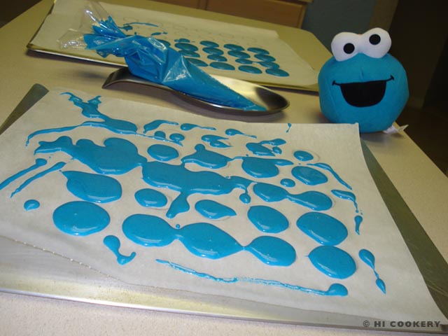 Cookie Monster Macarons