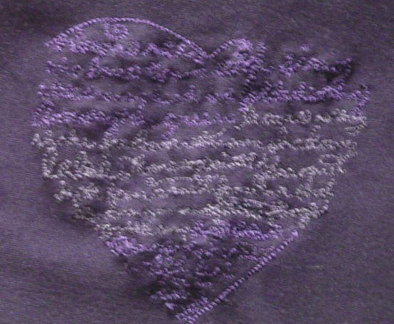 [T-shirt lila Detail[4].jpg]