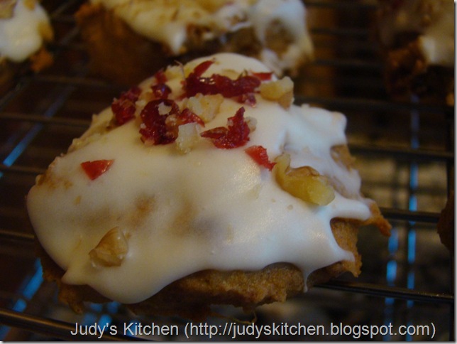 pumpkin-cranberry cookies with cr cheese frosting (5)