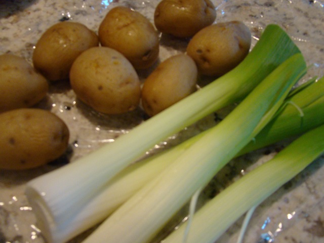 [potatoleeksalad35.jpg]