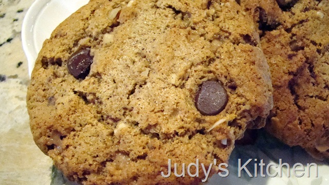 [almond butter beauties II[7].jpg]