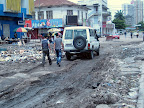 Etat de délabrement de l'avenue Bokasa à Kinshasa.