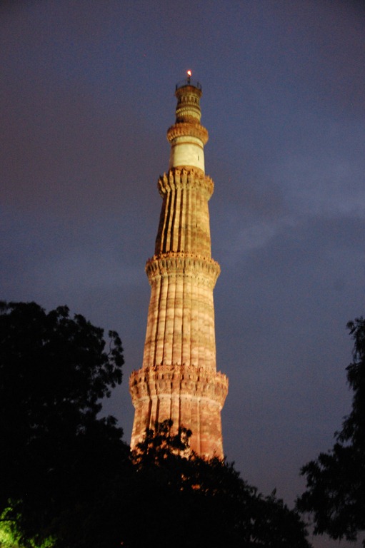 [India 2010 -  Delhi  - Minarete de Qtub Minar  , 13 de septiembre   43[3].jpg]