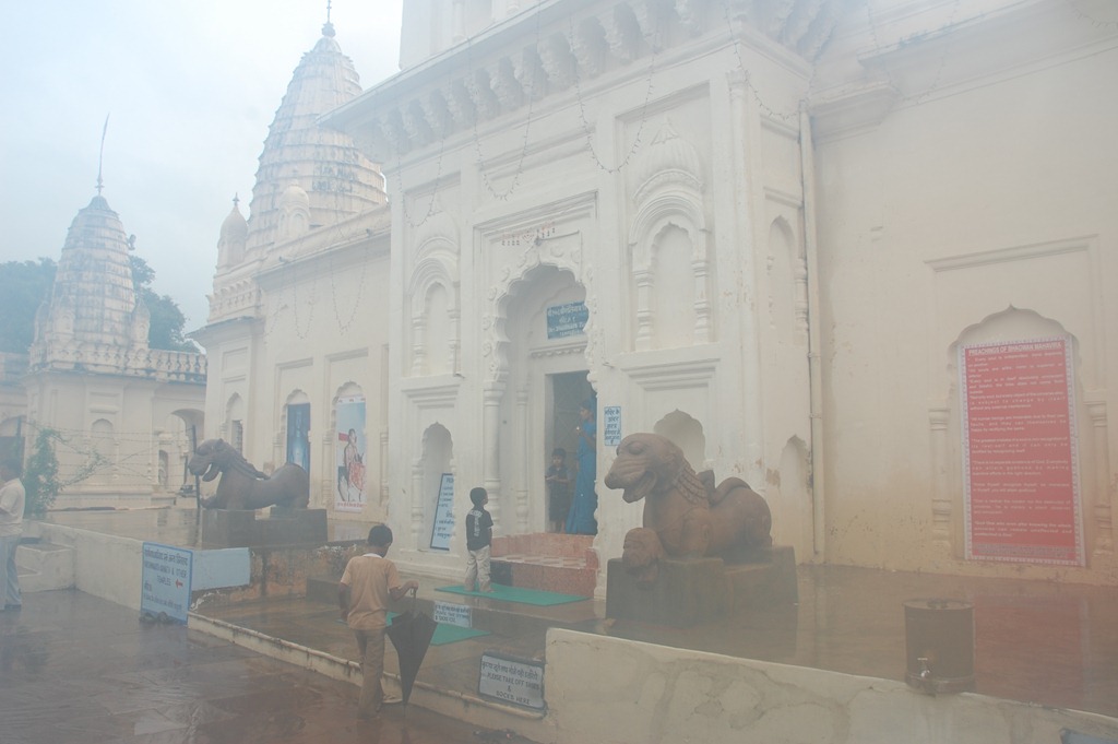 [India 2010 -Kahjuraho  , templos ,  19 de septiembre   02[3].jpg]